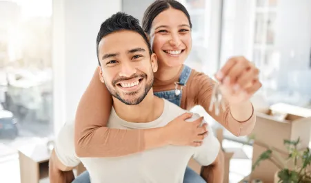 Couple shows keys for houses for sale tampa